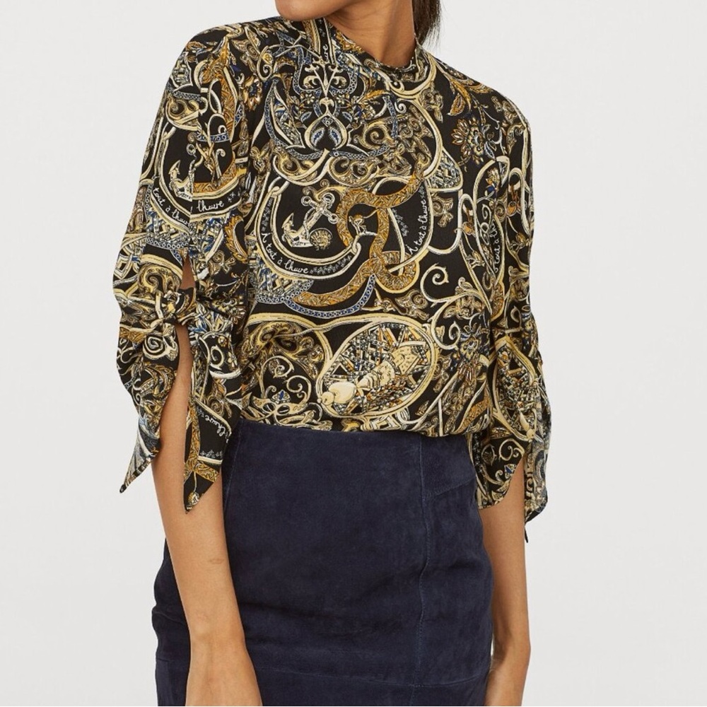 H&M Medium Black and Gold Patterned Blouse